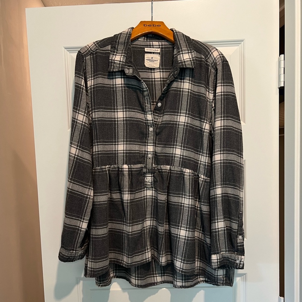 American Eagle Gray White Jegging Fit Flannel Size Large